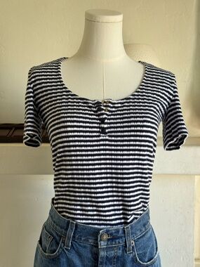 Sézane Striped Henley Tee Navy White Cotton Snap Front French Girl — Small